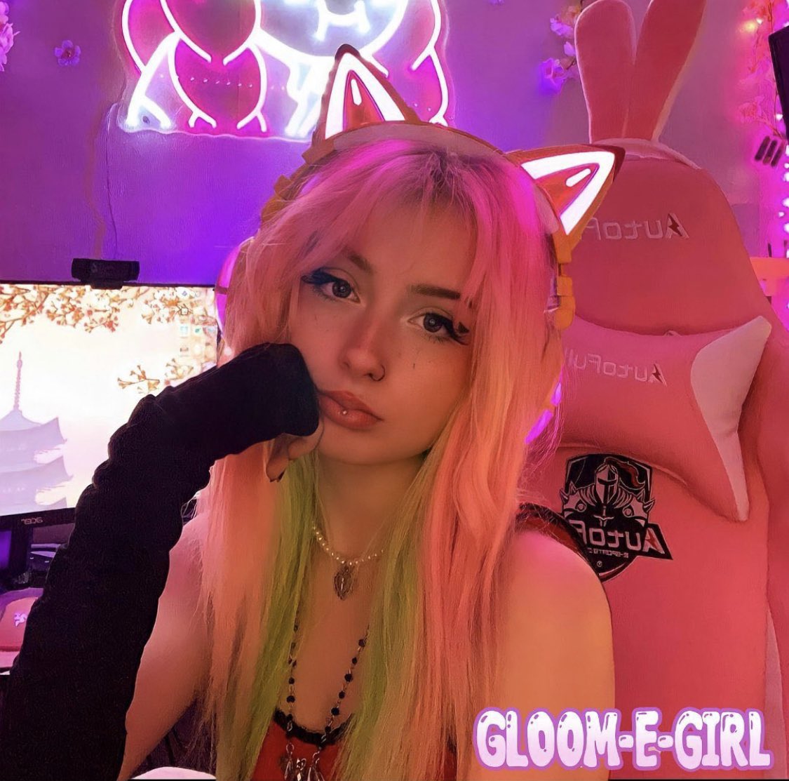 Gloom E girl on Twitter "Tiktok queen evaaviolett hit 4M followers on