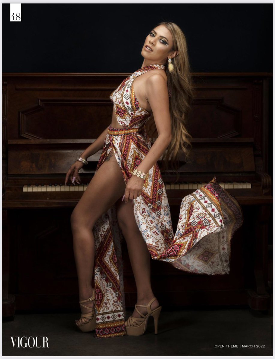 daizeesmith's tweet image. BLACK OPAL
Model: Daisy Smith
Published: @vigourmagazine
Photographer: Capcreins Images
Hair and make up: Al 4 Beauty - Makeup Artistry