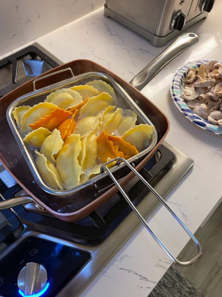 mp_mbo's tweet photo. Want to eat dumplings now https://t.co/VQegVt8ylR