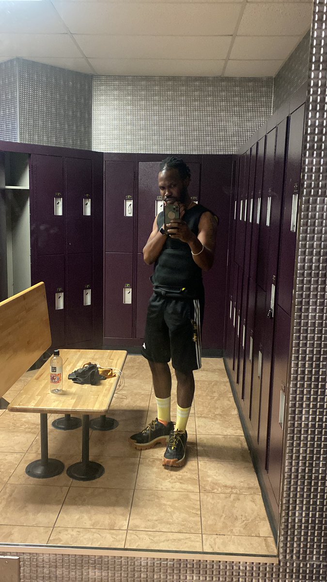 thatskingtae1's tweet photo. #GymCheckin @okayserg I hate working out late but I’m here. Who trynna join this gym checkin in? https://t.co/iVvHbnhSLp