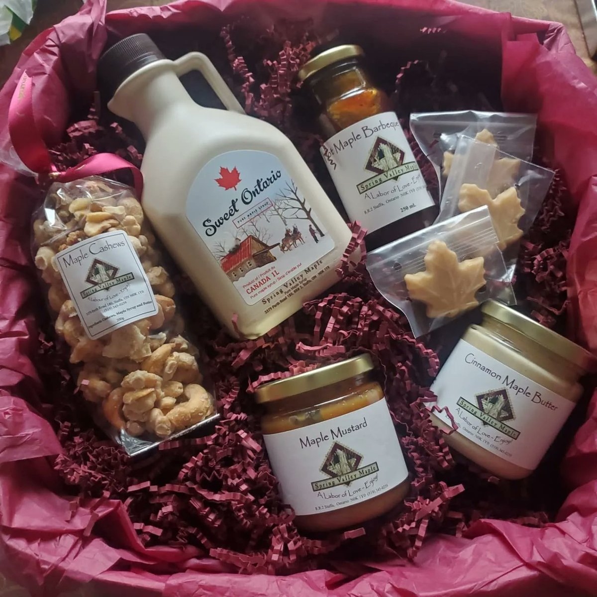SpringValleyMa6's tweet image. Customizable Maple gift boxes available for pre-order 🍁 
🍁 Maple syrup (various glass/plastic sizes)
🍁 Bourbon Barrel Aged/Cinnamon Syrup
🍁 Cinnamon Maple Syrup
🍁 Plain&amp;amp; Cinnamon Maple Butter
🍁 Maple Popcorn/Cashews 
🍁 Maple Sugar Candy 
🍁 Maple BBQ Sauce
🍁 Maple Mustard