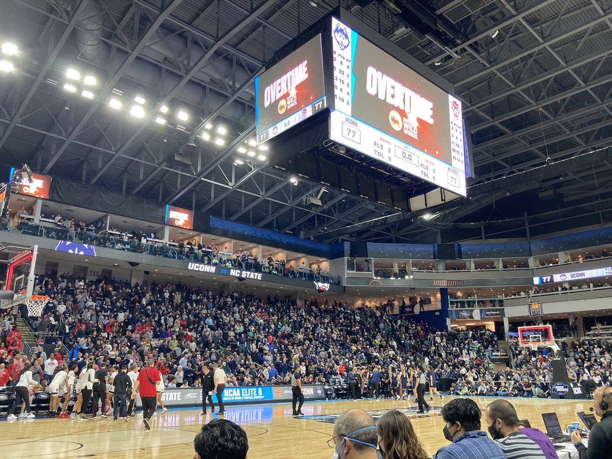 ErinEdwardsNews's tweet photo. UConn heading into double overtime! https://t.co/ArozDTUqsZ