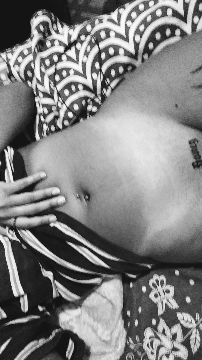 VanessaEmyyy's tweet photo. Essa tattoo na pussy me deixa mt gostosa fodase(faz tempo mas ta) https://t.co/p3dpm1ZN8a
