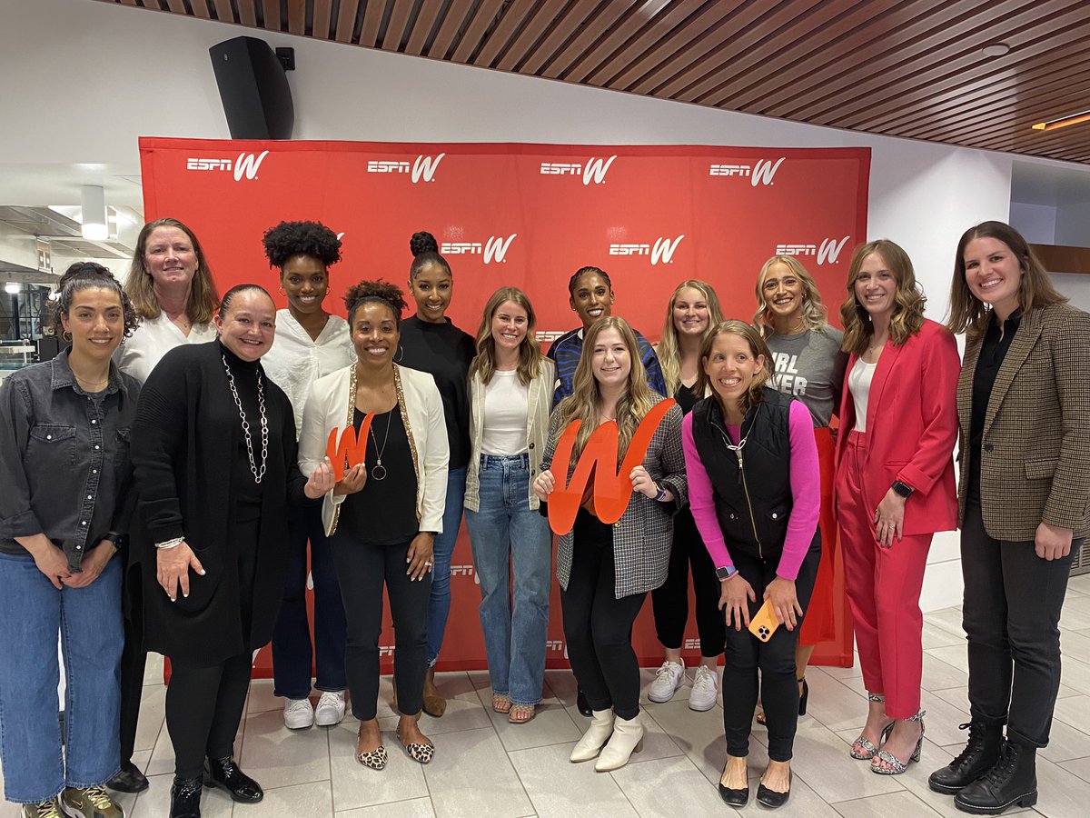 VTSADevelopment's tweet photo. That’s a W! 👏🏼👏🏼to our amazing Hokie alumni + @espnW team + @hokiesports women’s teams who made tonight’s #campusconversations a night to remember! #espnw #thisishome https://t.co/IbZoHBP71B