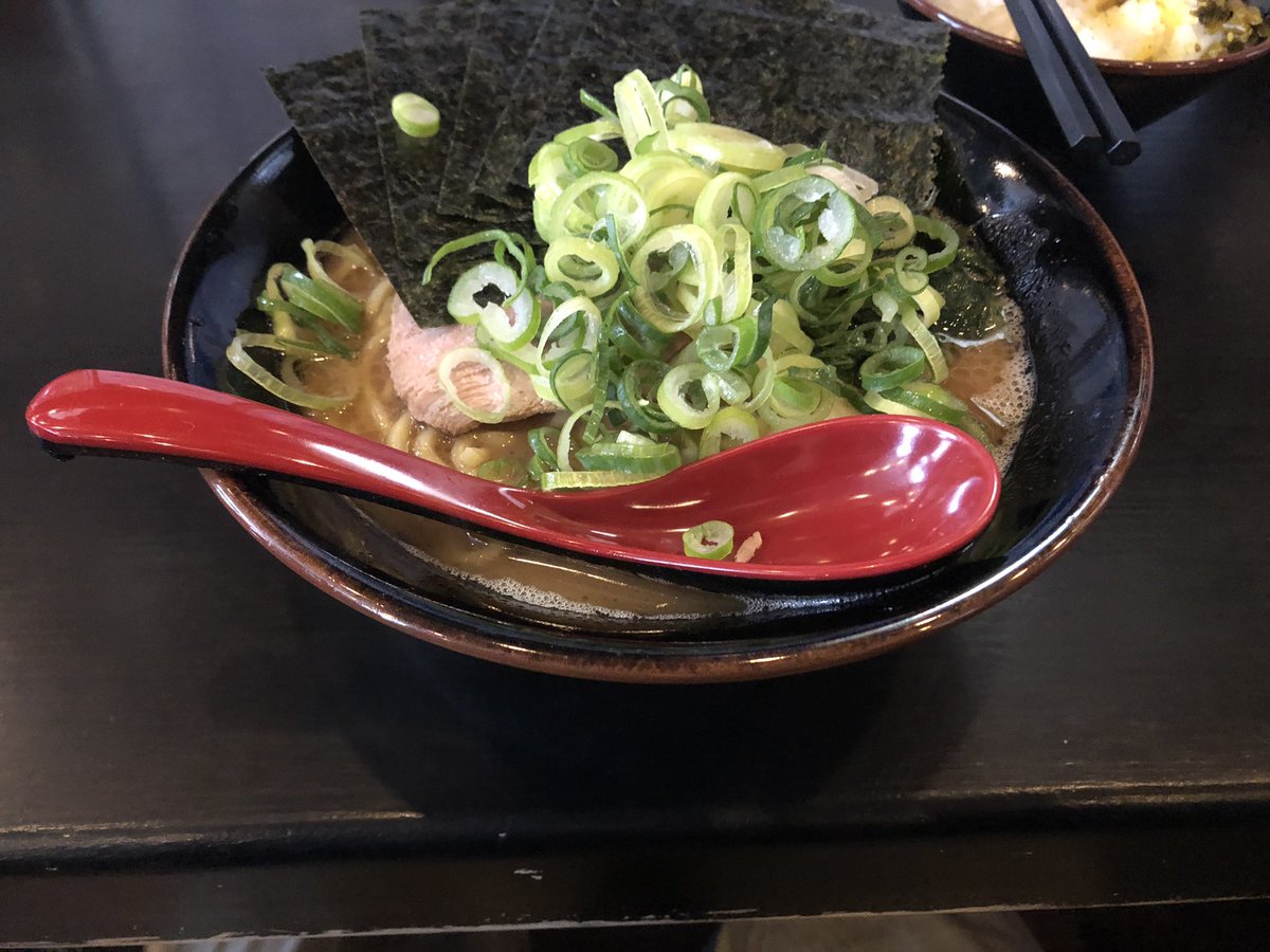 kakoki0604's tweet photo. 年度いっぱいで近くの現場終わりだからラスト思道ラーメン… https://t.co/pcWvYpl8cF