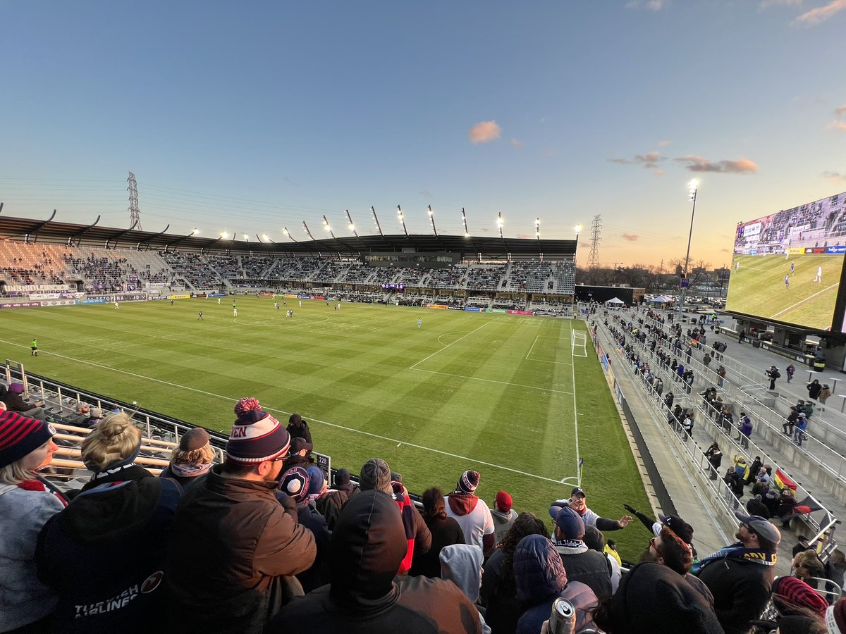 NickOlsonINDY's tweet photo. @EmptySeatsPics Lou City fans fed up with their team and the cold. https://t.co/DdHsuTF338