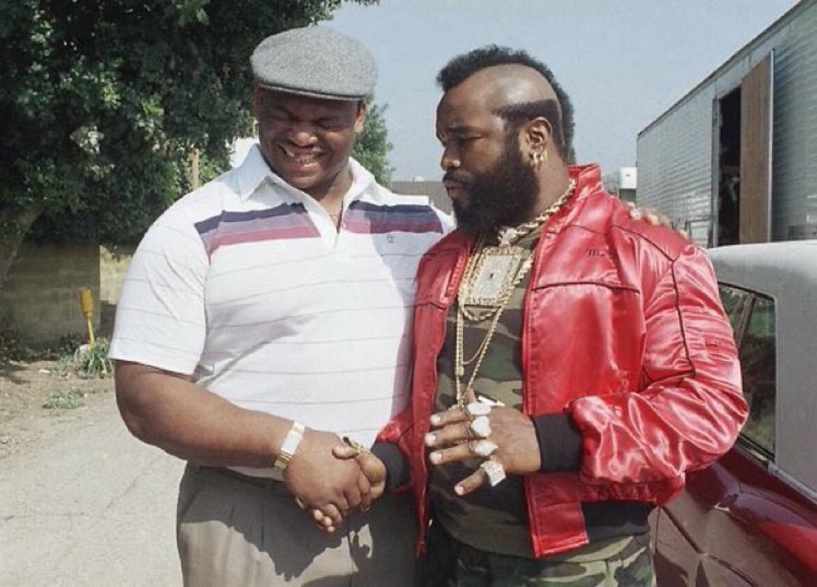 Super70sSports's tweet photo. The Fridge and Mr. T chilling together is peak 1985. https://t.co/uL50JO5lwC