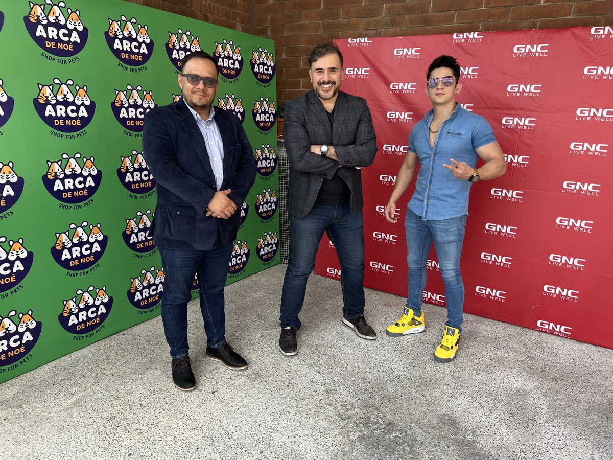 Un gusto entregar la licencia por comunicación al público de fonogramas a <a href="/gncguatemala/">GNC Guatemala</a> y <a href="/arcadenoegt/">Arca de Noé GT</a>  acompañado de buenos #artistasguatemaltecos