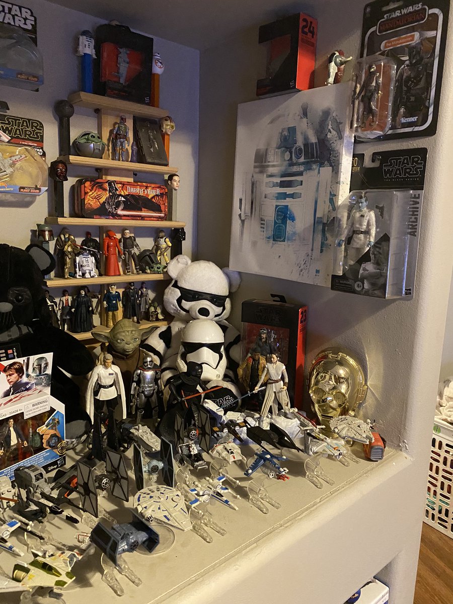 QuestMePodcast's tweet photo. I don’t have my cases so I had to pick and choose for now. Show me your #collections!! #starwars #collectors #IKnowIHaveAProblem https://t.co/2ihzKABfQ3