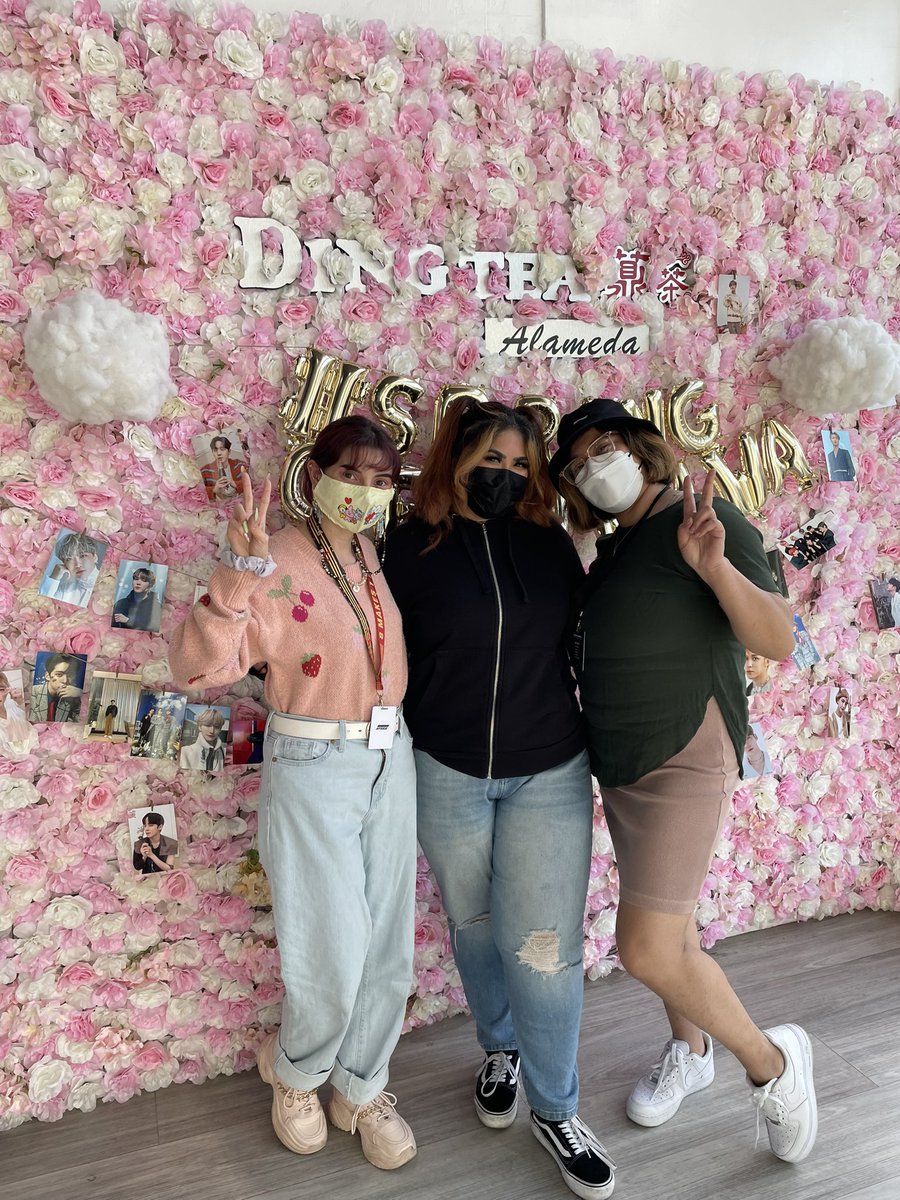 joongiesbarista's tweet photo. successful day 1!!! #springofyunhwa @ATEEZofficial @ATEEZBayArea @SoCalAtiny 💕🌸💕 https://t.co/Y4s4jSCD91