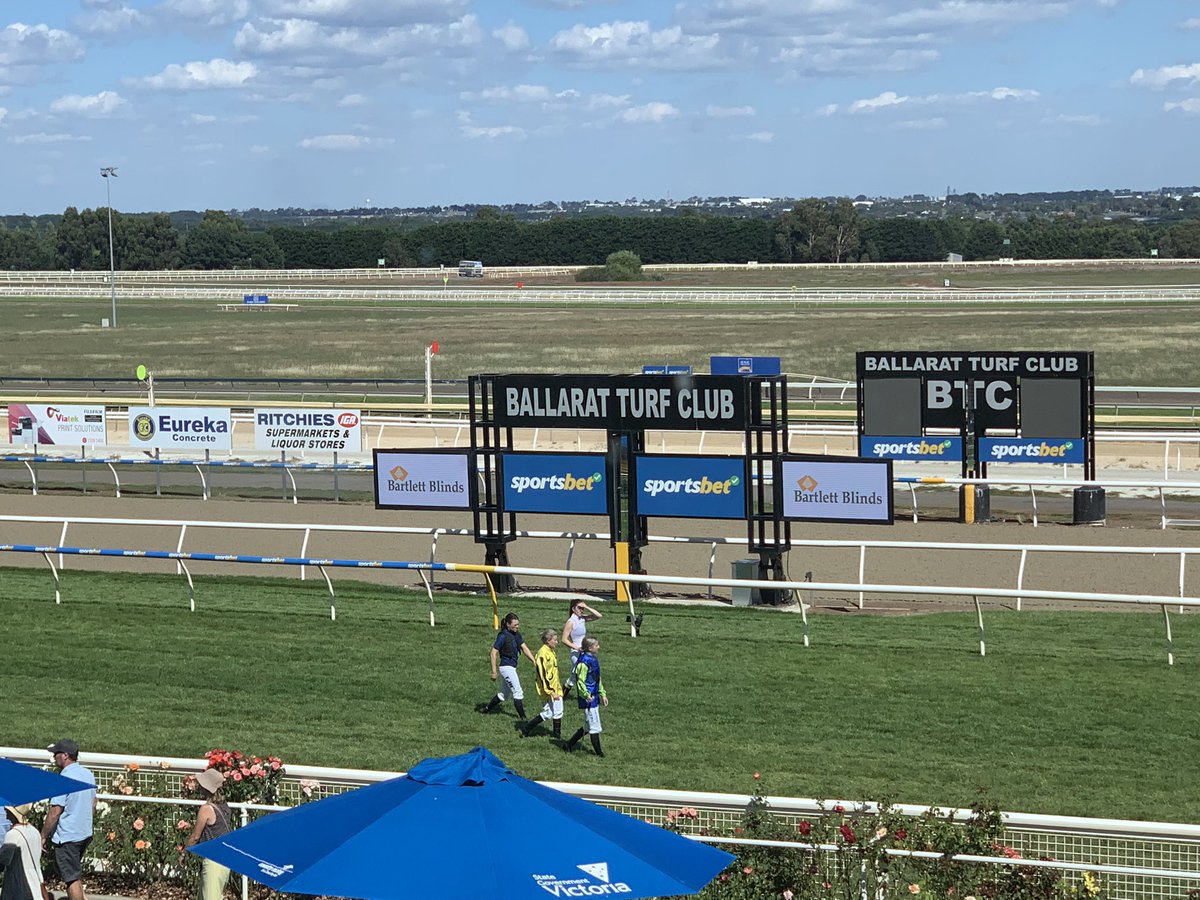 ShandraCohen64's tweet photo. Good to see so many women jockeys racing today #racingdotcom https://t.co/lSyBcQnSj9