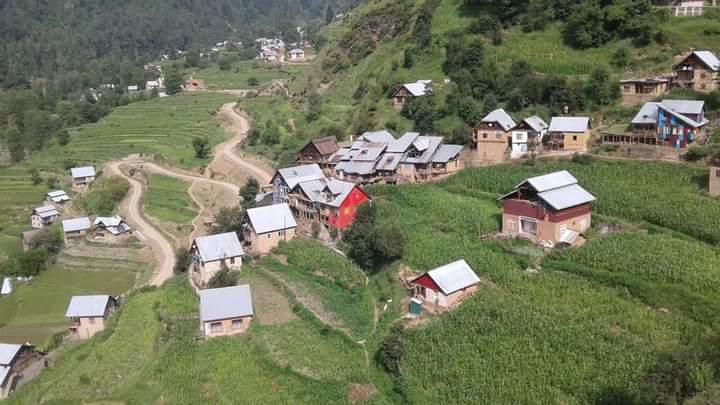 TheKishtwar1's tweet photo. Singhpora village. Unmatchable scenic beauty having ambient scope of tourist sport and Adventure. Singhpora village of Kishtwar - A heaven on earth Mulak raj 
Kishtwar
Singhpora is a small village present in thesil chatroo of district Kishtwar of Jammu region in Indian https://t.co/zmpRIBoOQV