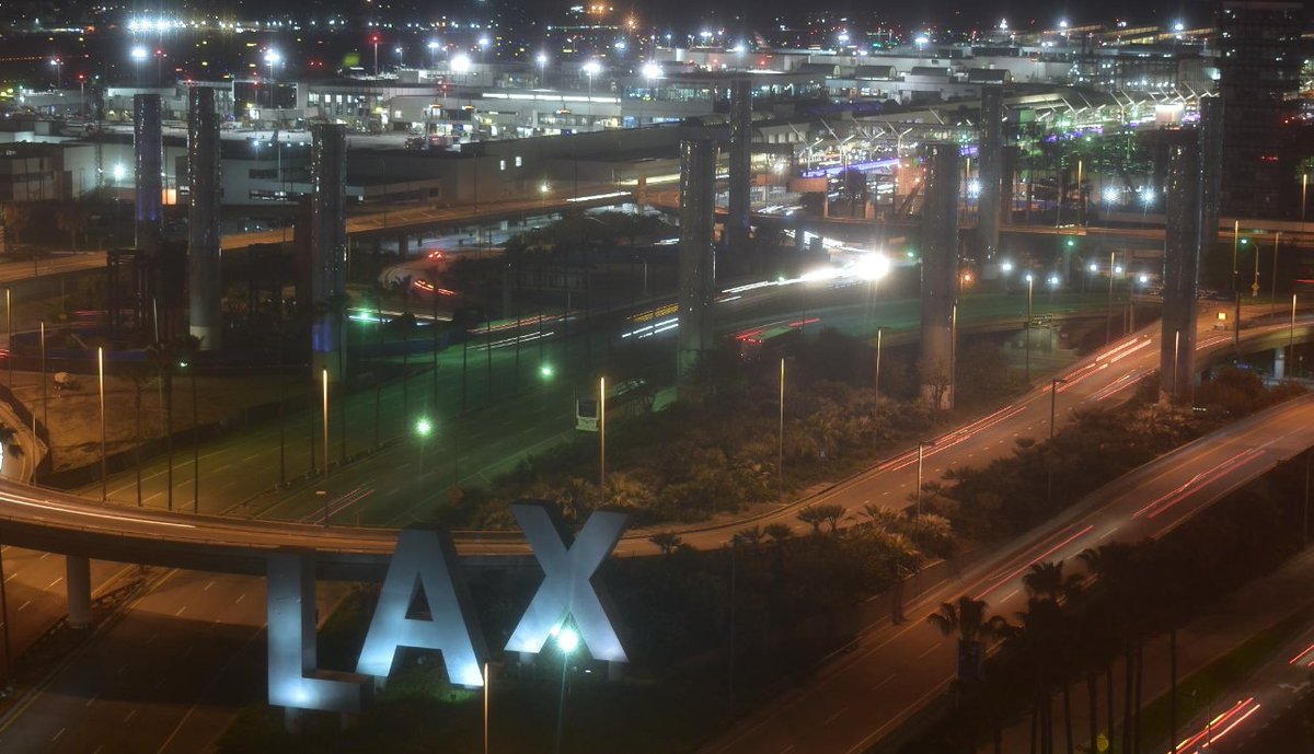 flyLAXairport's tweet photo. It's #EarthHour! The iconic #LAX pylons will remain dark for the next hour to raise awareness of climate change and highlight Los Angeles World Airports' ongoing commitment to sustainable operations. #EarthHourLAX https://t.co/rFKGfxW9rz