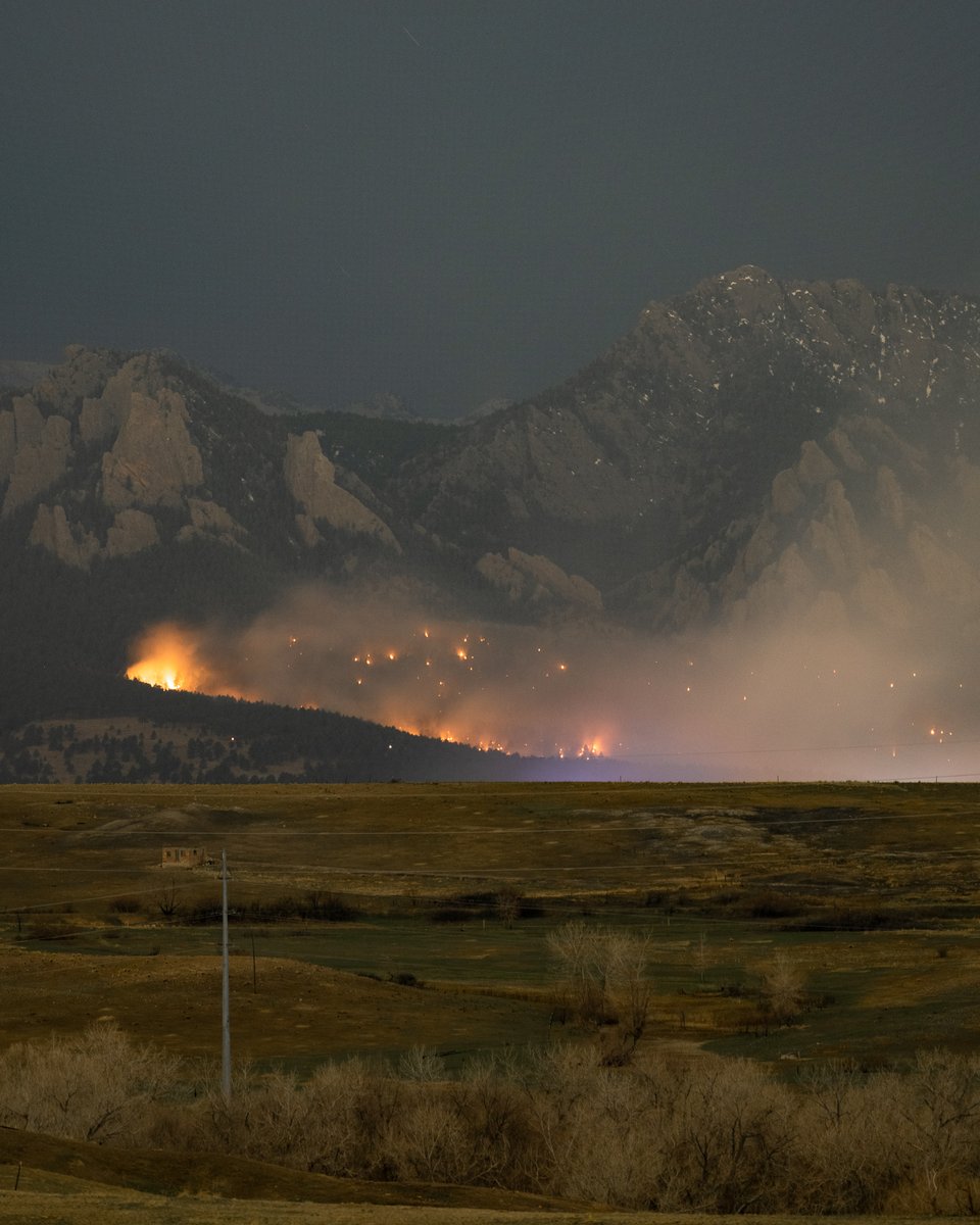 #NCARFire from my place in Superior. Captured at 9PM. Still 0% contained, but the weather is looking favorable tonight. Let's hope we wake up to some good news.