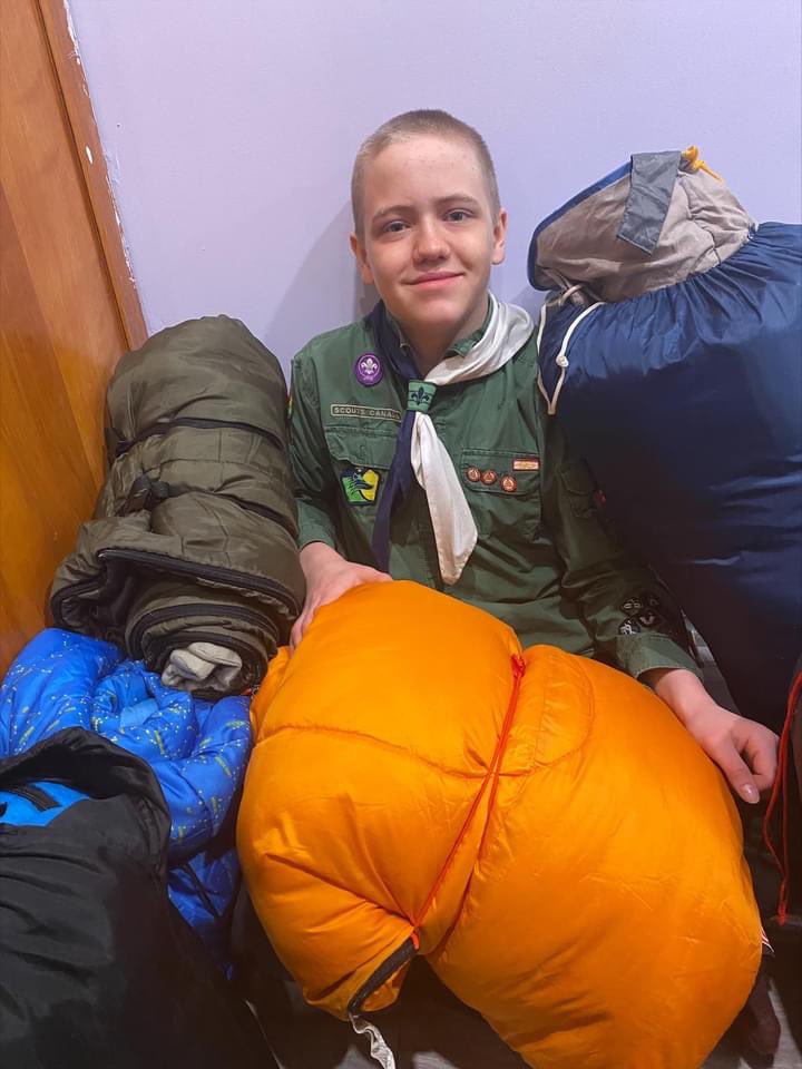 Pitmanme's tweet photo. #operation5000 has a drop off running Sunday afternoon 2-4pm at Salvation Army Springbank in London after a successful drive in Guelph on Saturday. Bring your new or gently used sleeping bags to be sent over to Warsaw, Poland for those that need it.
#27thGuelph #StandWithUkraine https://t.co/y0ZgaGeT68