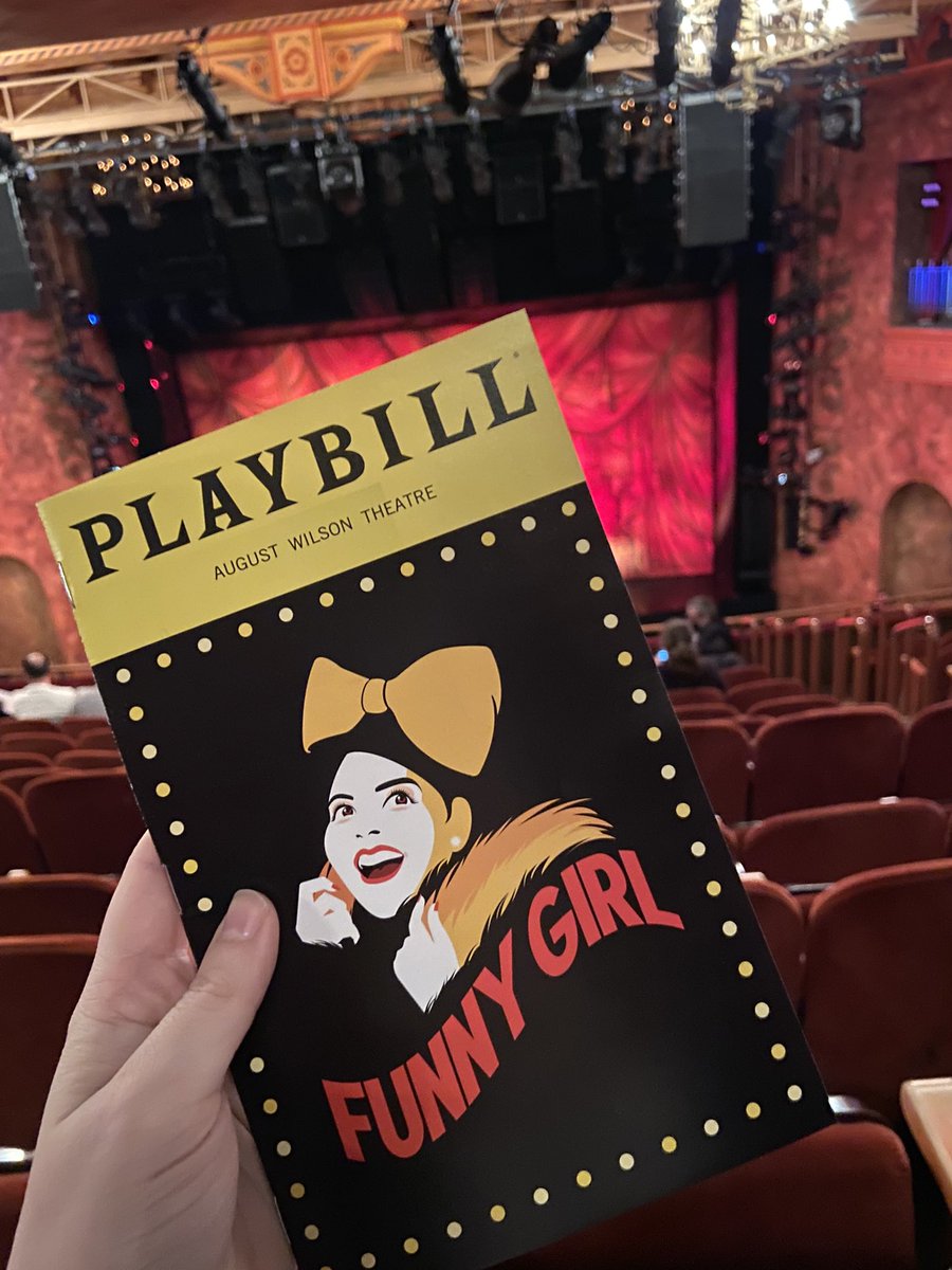 Bernie__T's tweet photo. Why yes this is the only thing I will be talking about for the foreseeable future. Get your tickets to see @FunnyGirlBwy NOW!! Beanie Feldstein is a REVELATION as Fanny Brice. https://t.co/4tE4I8XF6j