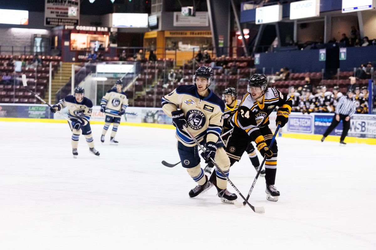 BCHLGrizzlies's tweet image. Our First Round matchup is finally set! 

The Victoria Grizzlies are set to play the @LangleyRivermen.

We will start on the road Friday, April 1st. 

Stay tuned for the full schedule to be released in the next few days. 

#Roar • #GoGrizzlies