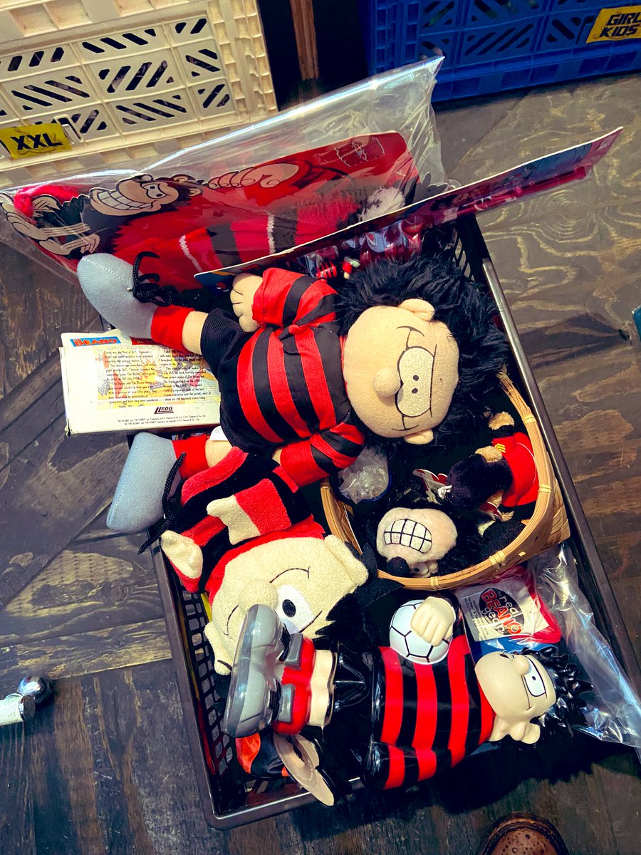 nametokoisobe's tweet photo. 1人英国展in熱田神宮前
#毎日が英国展
#バーモンジーカフェ
#punktribe https://t.co/uiFsa60HkP