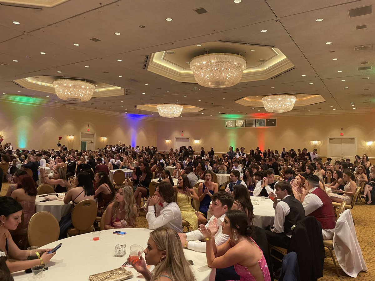 JWMHS's tweet photo. #MustangProm was a most excellent time! Be safe and make good choices, #Mustangs! #YouCantStopProm #YouCantStopExcellence https://t.co/4iIvMDwqFw