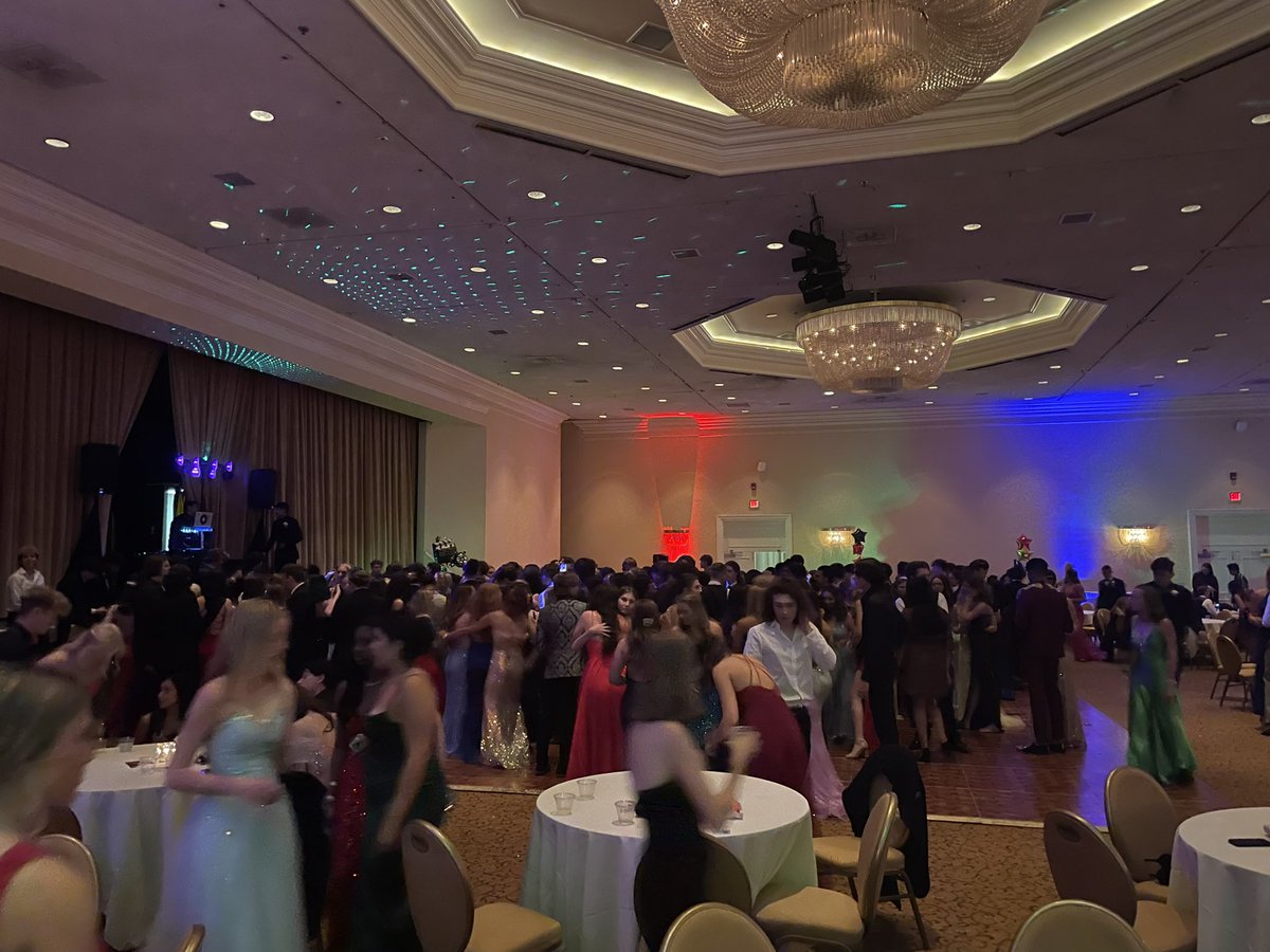 JWMHS's tweet photo. #MustangProm was a most excellent time! Be safe and make good choices, #Mustangs! #YouCantStopProm #YouCantStopExcellence https://t.co/4iIvMDwqFw