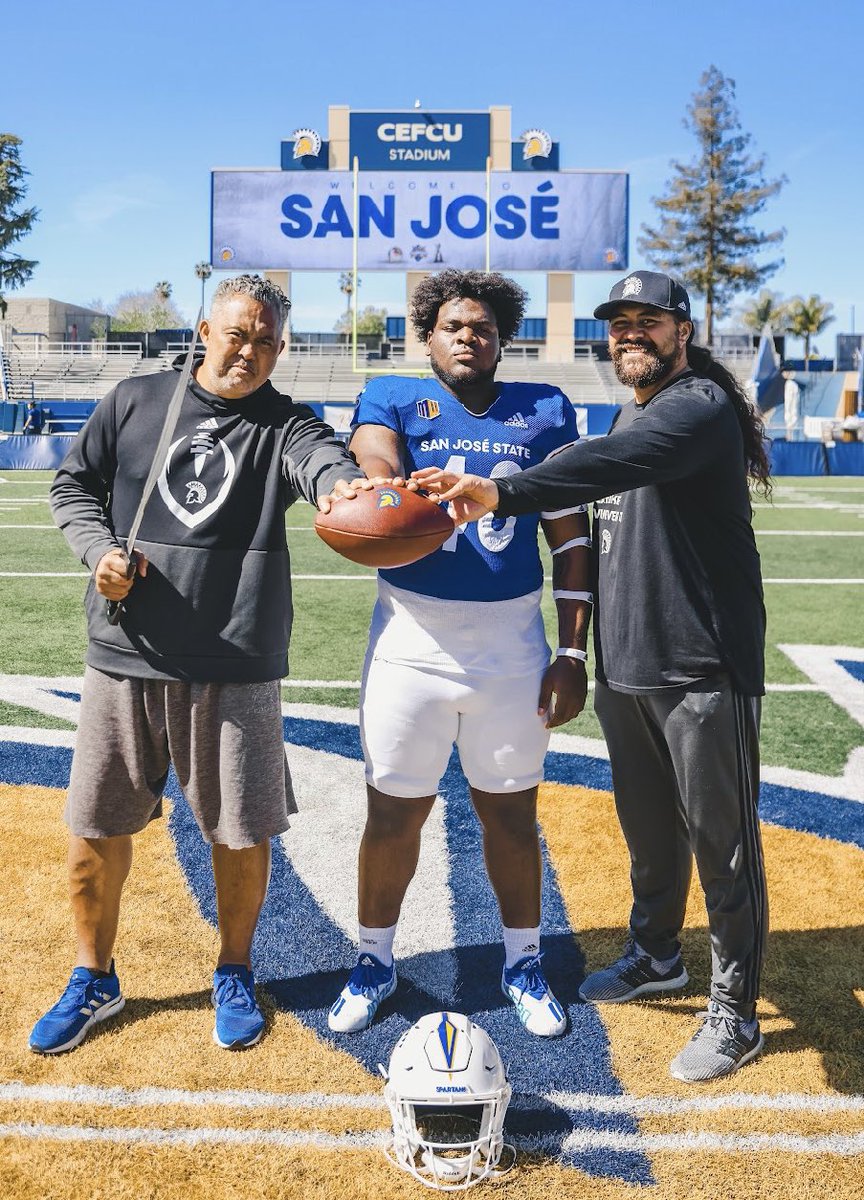 The48era's tweet photo. We finna blast off 🚀 @SanJoseStateFB @CoachBrennan @Coach_Seumalo @GregBiggins @adamgorney @BrandonHuffman @EHSAthletics @ArmondSr https://t.co/n1RPXM0jBS