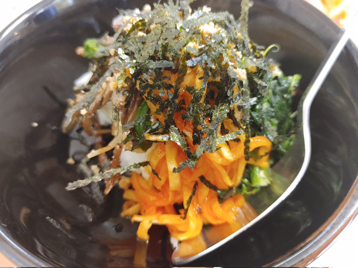 FriendCalorie's tweet photo. ツギコメ街頭と清掃活動からの冷麺。そして、ちょい出掛けてきます✋

#ツギコメ
#ツギコメ大田
#街頭
#清掃活動
#盛岡冷麺 https://t.co/tUIp6zW9WW