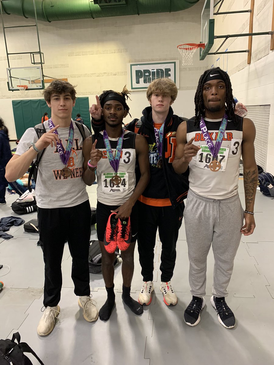 Although the boys aren’t too happy about their time they still medal placing 8th at @_IL_Top_Times @EthanTierney1 @MarquanHoward @BikhaeI @demarrea13 @1BarbAthletics @dc_preps