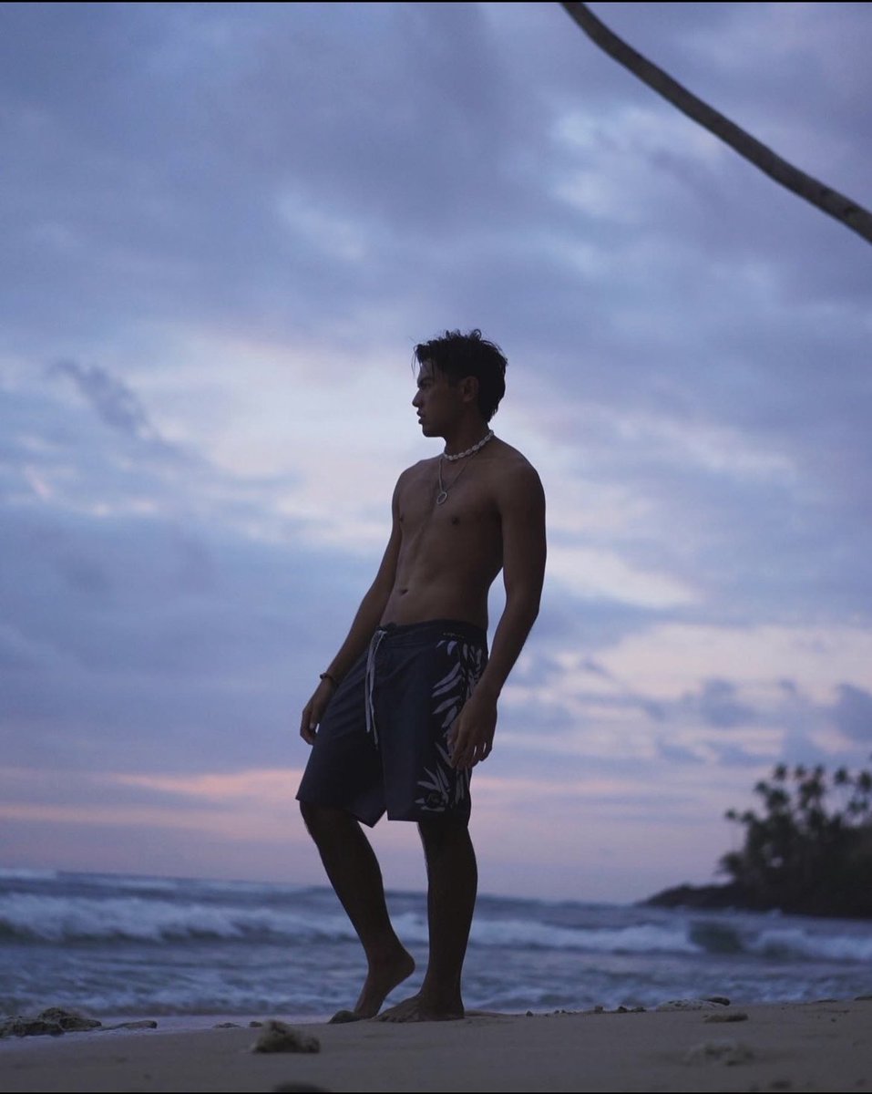 nft_n1co's tweet photo. @Staycoolnft i am an island boy at heart, the beach will forever be my home, which is why i can’t wait to make @Staycoolnft my web3 home as well, especially with all its beautiful beaches! 💙🌴#Staycoolreality https://t.co/ZbZVKPbXpG