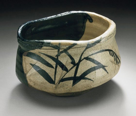 古田織部の名前で思い出した「織部焼」は、大名茶人だった古田織部の