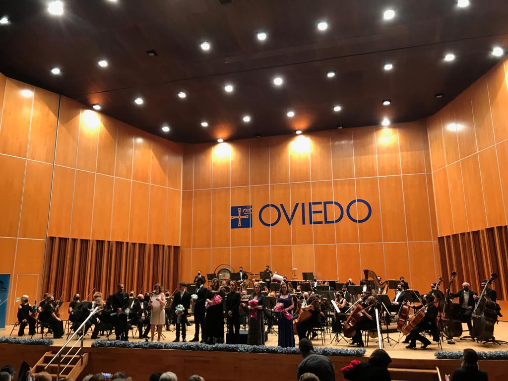 Excelente concierto de #LaCastalia en <a href="/AuditorioOVD/">Auditorio Oviedo</a> que refleja una trayectoria de 20 años. 
<a href="/OFIL_Orquesta/">Oviedo Filarmonía</a> <a href="/IsabelMRubio/">Ｉｓａｂｅｌ Ｒｕｂｉｏ</a> #AlejandroRoy, #OlenaSloia, #MaríaHeres <a href="/riego_del/">Vanessa Del Riego</a>
2 estrenos de <a href="/Ordas_Gabriel/">Gabriel Ordás</a> #GuillermoMartínez
<a href="/aytoviedo/">@aytoviedo</a> <a href="/culturaoviedo/">@culturaoviedo</a> #BegoñaGarcíaTamargo <a href="/TolivarAna/">Ana Cristina Tolivar</a>