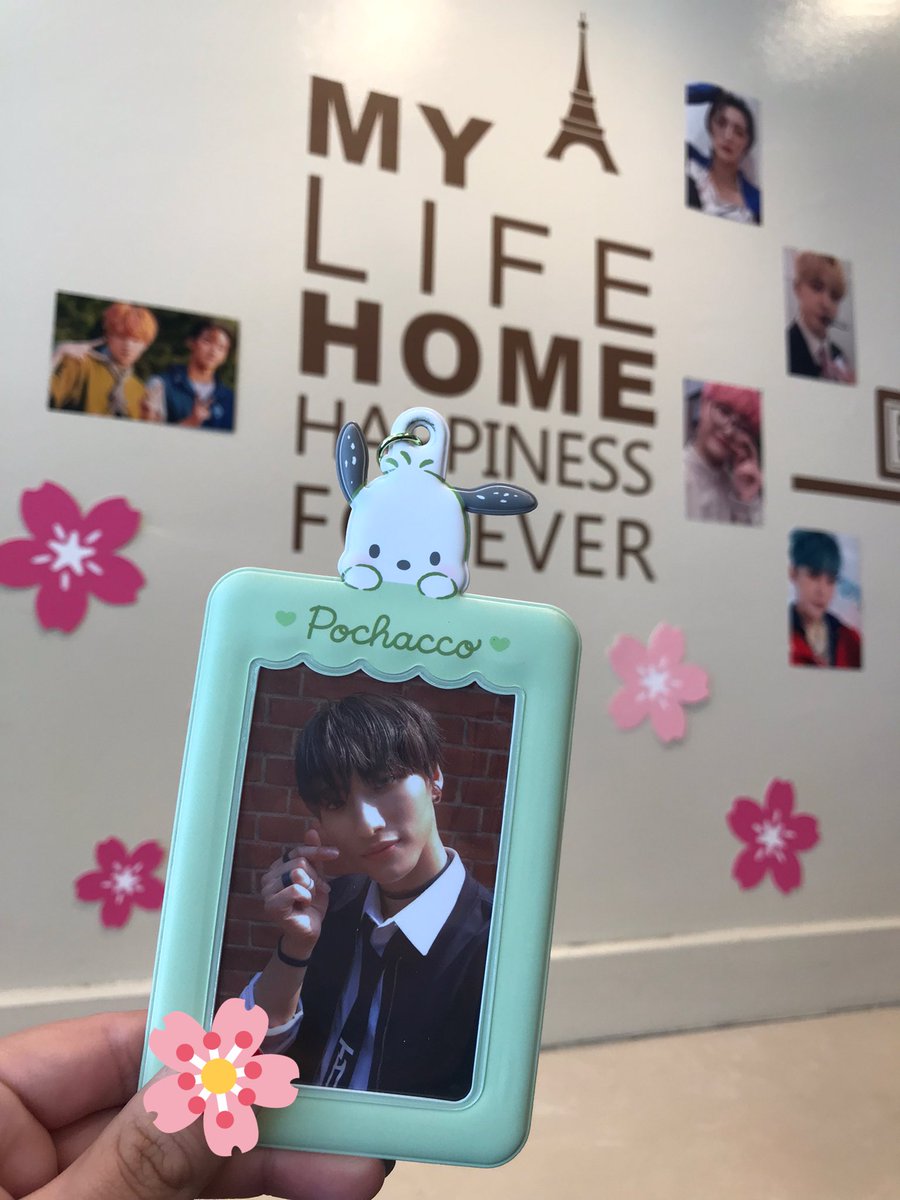 honeyjwoos's tweet photo. celebrating yunhwa ☁️🌸 #SpringOfYunhwa https://t.co/kjDDADEaix