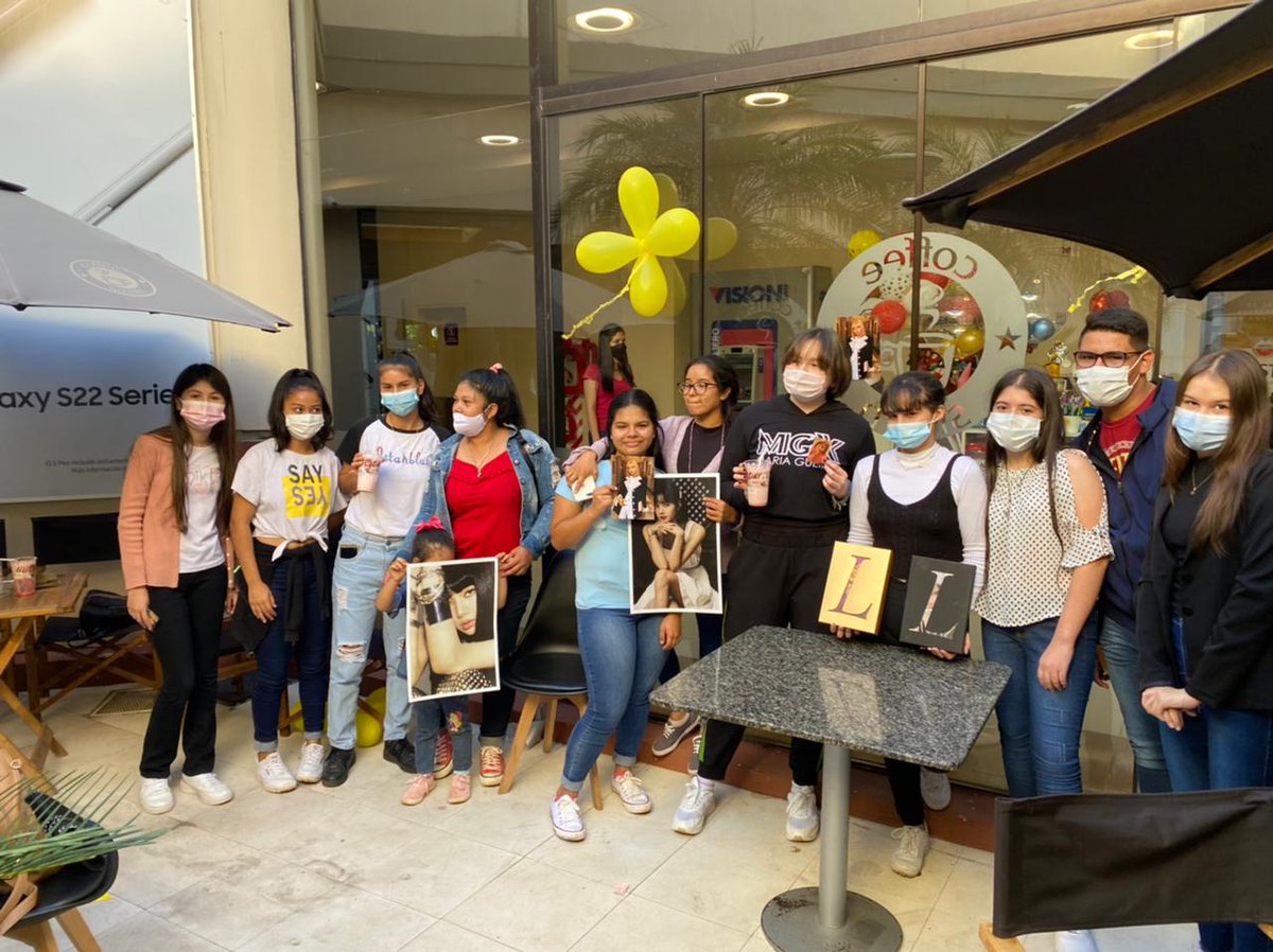 BpinkParaguay's tweet photo. Desde el Staff de LSPY agradecemos todas las personas que asistieron a nuestra reunión para festejar el cumple de Lisa. Ls queremos Mucho🥰💛

Esperamos crecer cada vez mas y realizar eventos mas grandes 🫂💛 

HBD LALISA MANOBAL
#SuperstarLalisaDay #LovingLisaDay @BLACKPINK https://t.co/FCzVdPnzPZ