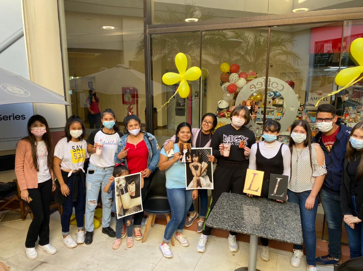 BpinkParaguay's tweet photo. Desde el Staff de LSPY agradecemos todas las personas que asistieron a nuestra reunión para festejar el cumple de Lisa. Ls queremos Mucho🥰💛

Esperamos crecer cada vez mas y realizar eventos mas grandes 🫂💛 

HBD LALISA MANOBAL
#SuperstarLalisaDay #LovingLisaDay @BLACKPINK https://t.co/FCzVdPnzPZ