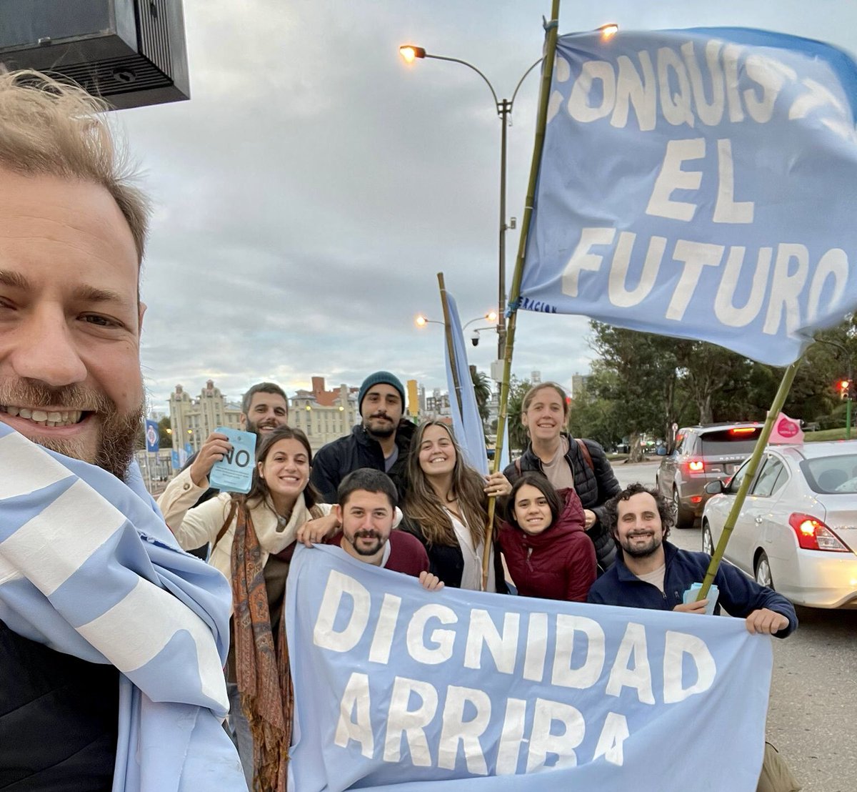 camiramirezf's tweet photo. Las filas de la alegría y mañana vamos por otra!

@GENERACION_uy 🤍✌🏻 https://t.co/CgCoaRsj7r