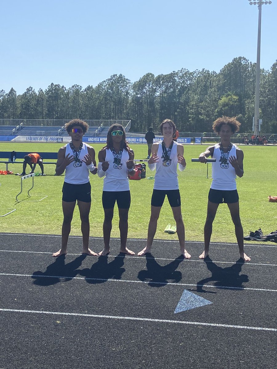 Great Job Guys FPC 4x400 🥇 🐶💚🤍💚
3:22.99m <a href="/FPCTrackXC/">FPC Track & Field and Cross Country</a> <a href="/steward_dz/">DZ Steward</a>