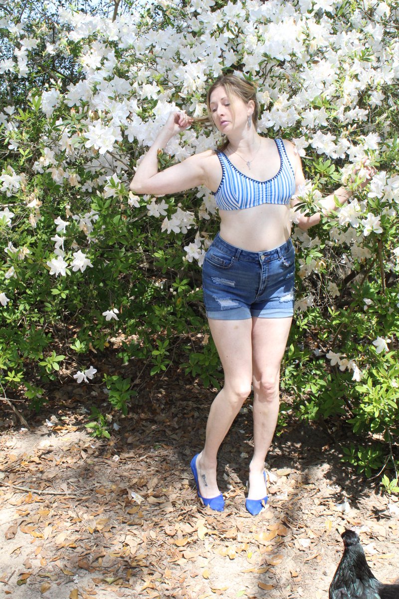 Fum with the flowers. #Flowers #azalea #springbreak2022 #panhandledancers