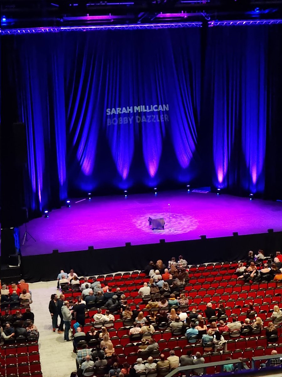 Happy_Chappy65's tweet image. Excellent night at the @bonusarenahull tonight. Incredibly funny @Hayles_Ellis supporting the amazing @SarahMillican75, who was supporting the small businesses who supply her merchandising and @samaritans, who were collecting at the exits.