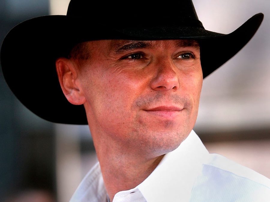 No shoes! No shirt! No problem! Happy birthday Kenny Chesney!    