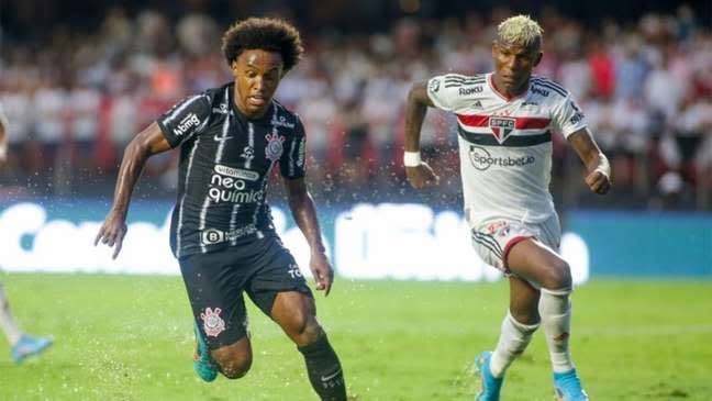InformanteFiel's tweet photo. ⚠️ ATENÇÃO FIEL ⛈

O clássico de amanhã às 16h, entre São Paulo x Corinthians, tem 90% de chances para pancadas de chuva!

O time precisa entrar MUITO ligado e concentrado!

É SANGUE NO OLHO 🔥 https://t.co/vQGnbXkDbI