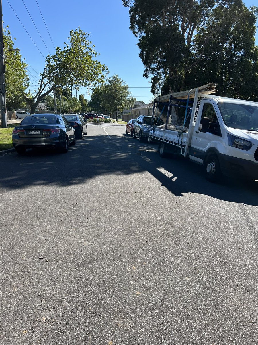 chloebloem's tweet photo. @MonashCouncil More parking problems. This person is parked directly over my driveway and there are no other spaces, permit or otherwise. https://t.co/XmyPZ5QA6H