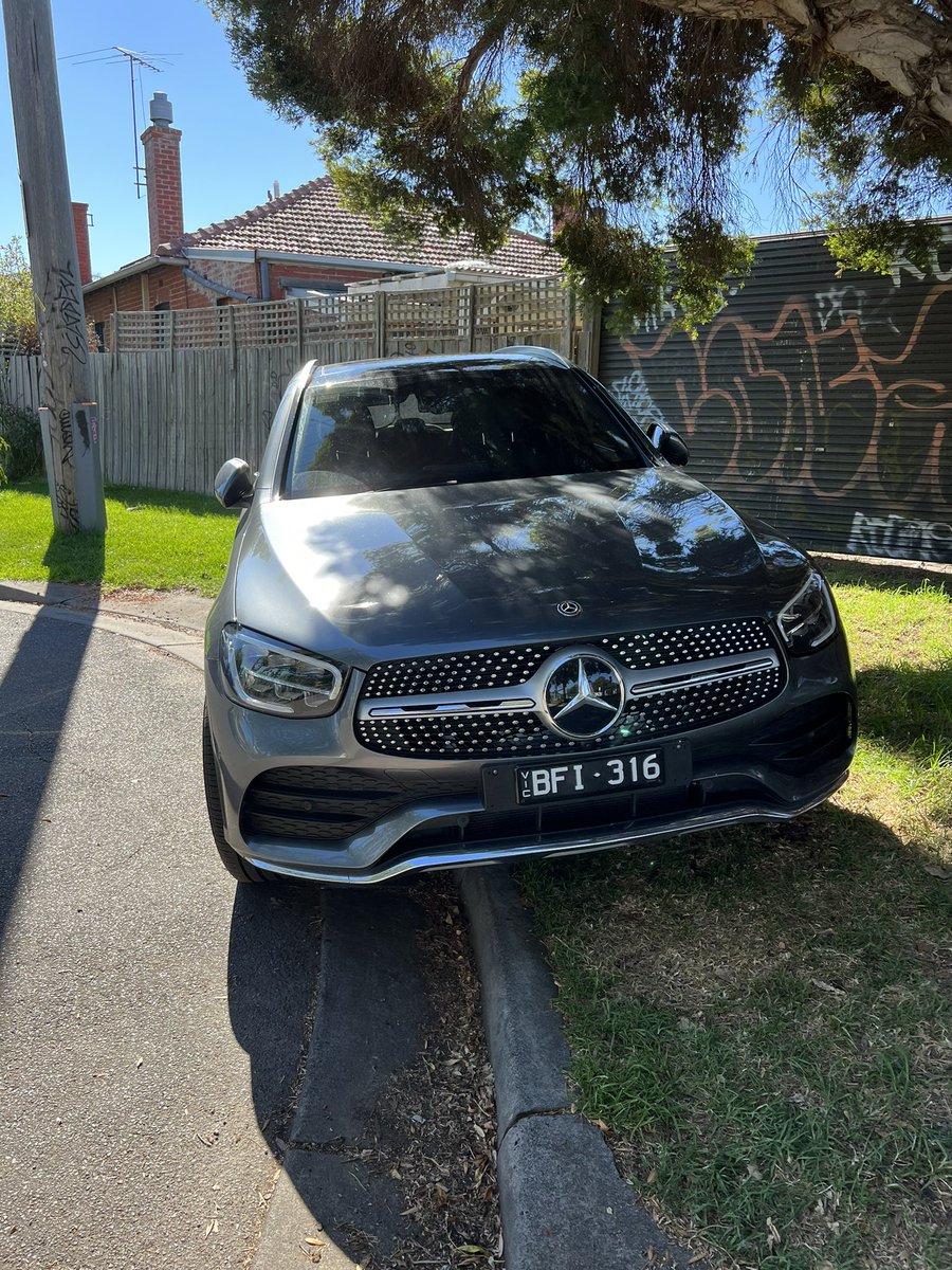 chloebloem's tweet photo. @MonashCouncil More parking problems. This person is parked directly over my driveway and there are no other spaces, permit or otherwise. https://t.co/XmyPZ5QA6H