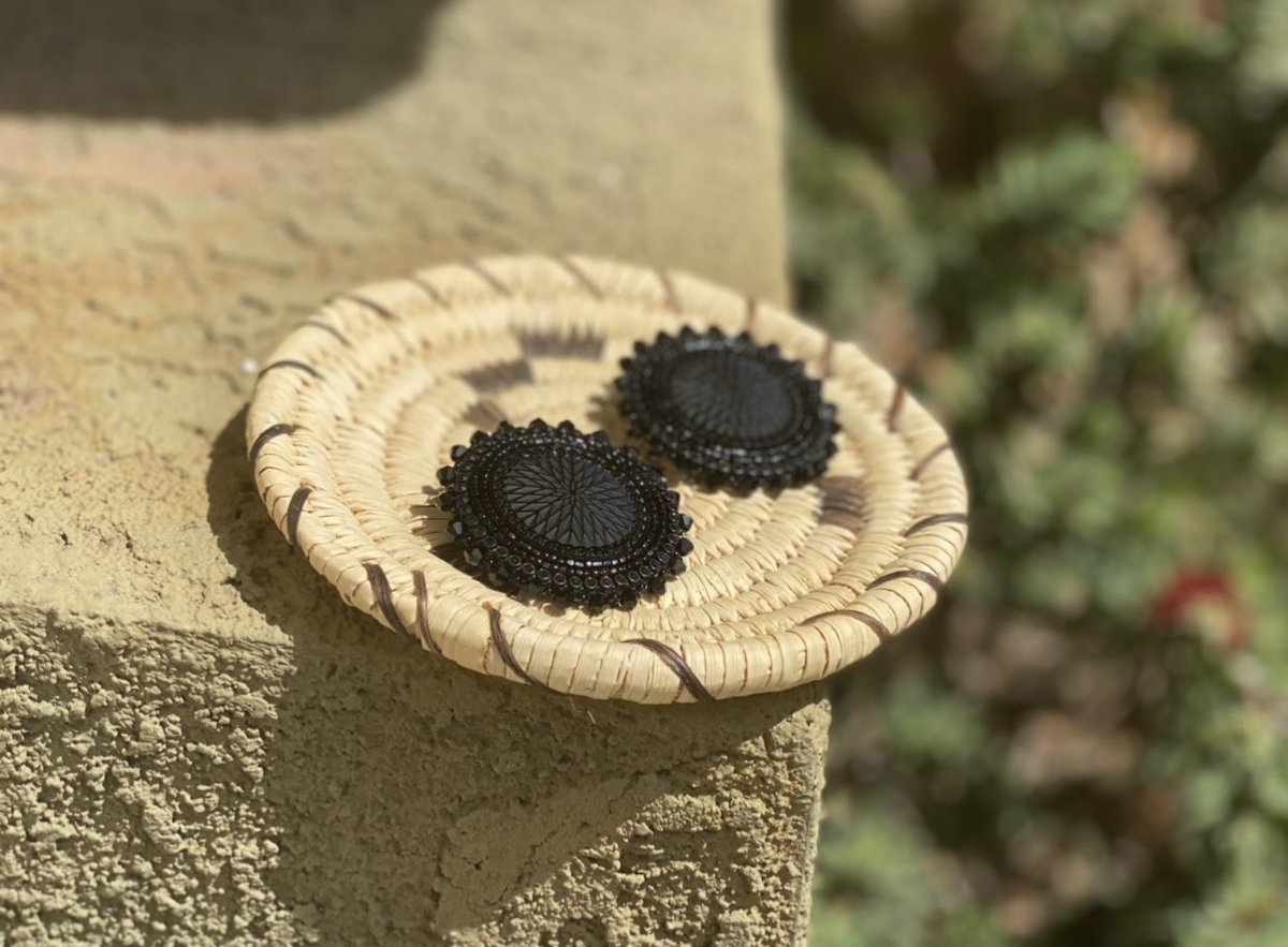 lopezbeading's tweet photo. Earrings dropping in 30 minutes 😉🖤🪶 https://t.co/Xp5woQbiN0 https://t.co/iVDXS7ZyJS