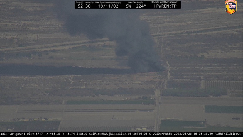 CANews_Watch's tweet photo. Difference between pictures are 1 hour and 30 minutes. 40 acres. #72Fire https://t.co/YUvLBQqse6