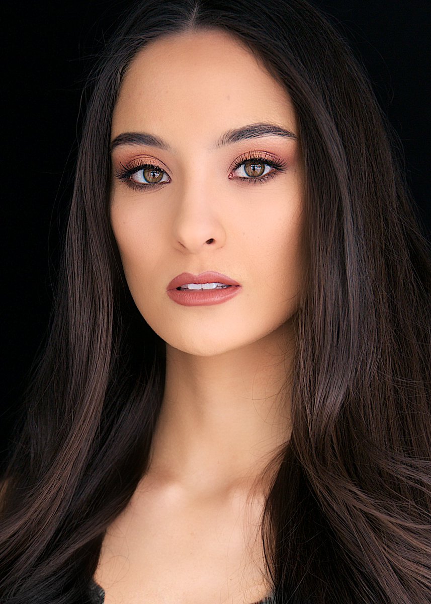 #MissKentuckyUSA 2022 is Greater Louisville - Lizzy Neutz! <a href="/MissKYUSA/">Madalyne Kinnett</a> <a href="/centertech/">The Center</a>