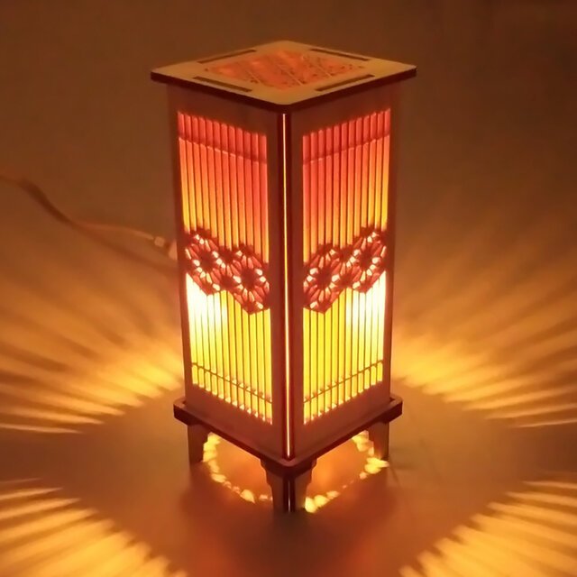 Yes_factory's tweet image. 今日は「さくらの日」だそうです。南三陸町の桜はまだまだですが、ハンドメイドマーケットminneのYES工房木工部には桜亀甲という透かし模様がはいったフロアランプのキットがあります。桜の季節にほんのりとした灯りを楽しみませんか？
#さくらの日 #フロアランプ #キット  minne.com/items/28255682