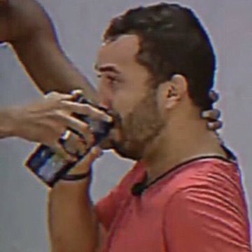 opslalisa's tweet photo. desumano acompanhar o lolla pela tv 
#LollaBRNoMultishow
#MileyCyrusNoMultishow https://t.co/I3Vayxa5lU