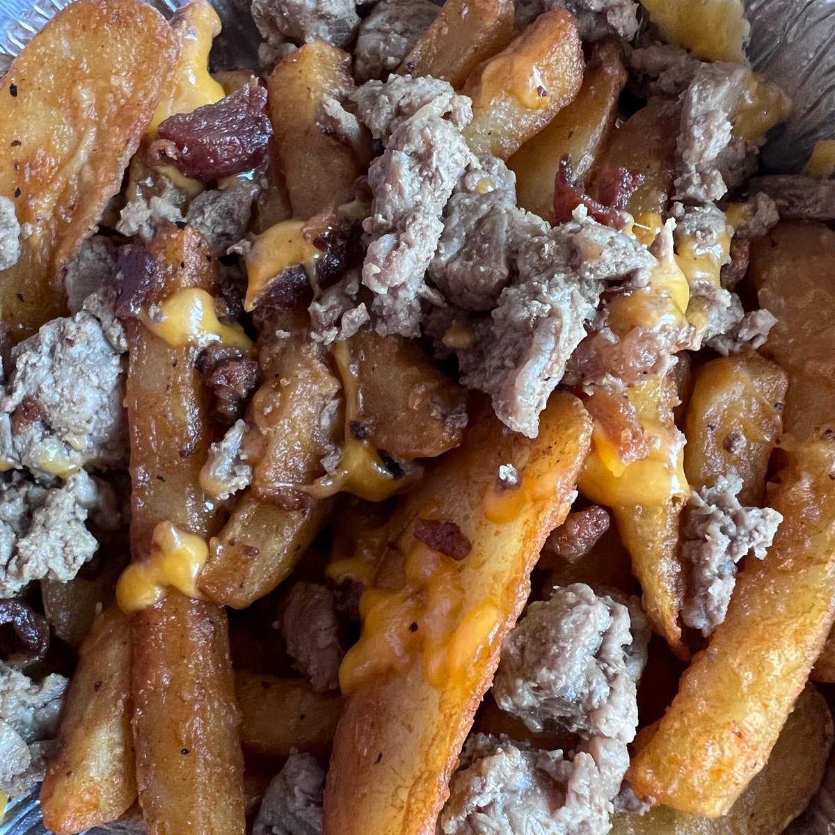 bbitesph's tweet photo. Asada Fries/Mini Bowl/Ham and Cheese Kesadillas/The OG, Italian and California Burros
Their offerings are quite tasty, burritos are indeed huge, I should have asked to cut them in quarters but it’s going to be messy 😆 It’s actually already messy but deliciously messy! #keburros https://t.co/L9WCdD4YN5