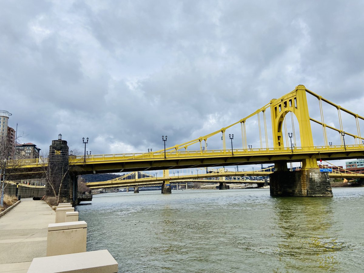 walk_left's tweet photo. 5 years later and #pittsburgh still dazzles me (#urbanrun ) https://t.co/TL8uO9PRL4