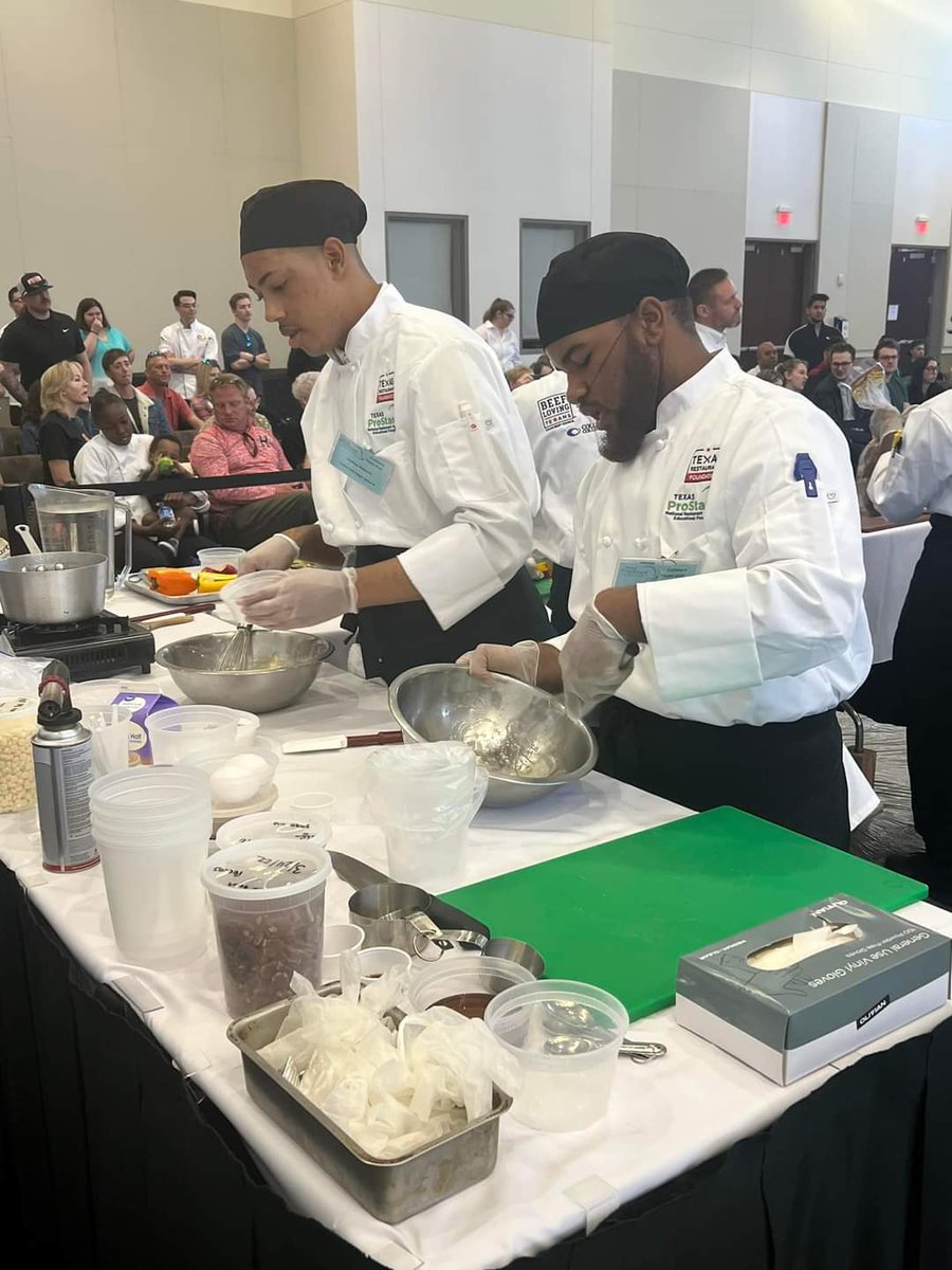 ArtsChhs's tweet photo. Day 2 of the Texas Prostart competition. They left it all in the skillet. I couldn't be more proud of this team with what they have accomplished this year, heart, soul, teamwork, and dedication.
#txprostart @prostart @LoweTyesha @geraldhudson @CTEinCHISD @WhittShay @cedarhillisd https://t.co/WtjRi0Bscu