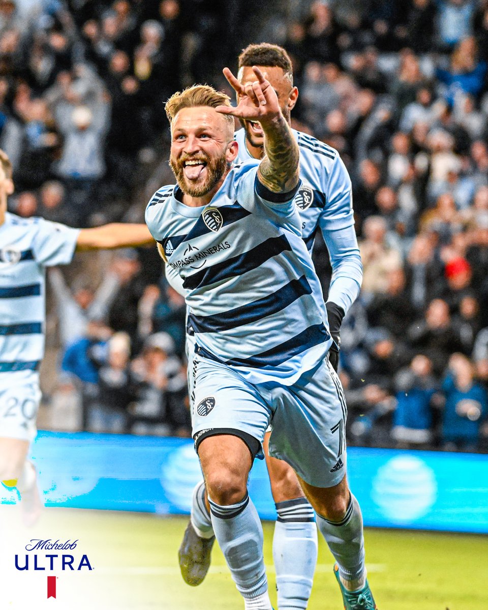 SportingKC's tweet photo. That winning feeling 🙌

#SportingKC | @MichelobULTRA https://t.co/7UZD4tpc1K